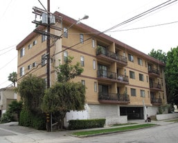 350 N Oakhurst Dr in Beverly Hills, CA - Building Photo