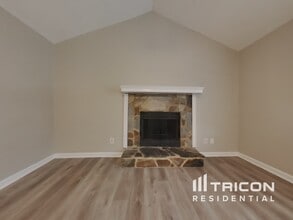 305 Denae Ct in Canton, GA - Foto de edificio - Building Photo