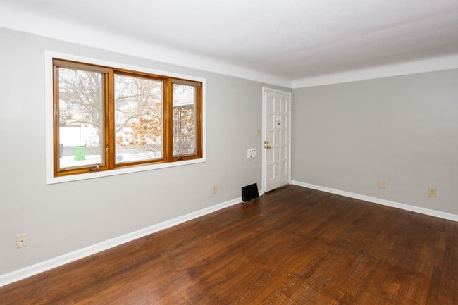 5048 Claremont Blvd in Garfield Heights, OH - Building Photo - Building Photo