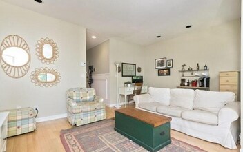 19 Follen St, Unit 4 in Boston, MA - Foto de edificio - Building Photo
