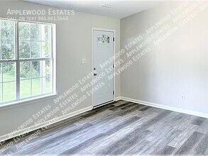 530 Todd Ct in Greer, SC - Building Photo - Building Photo