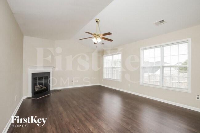 4004 Village Park Ct in Winston-Salem, NC - Foto de edificio - Building Photo