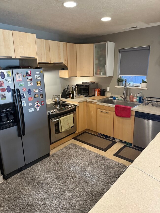 property at 725 S 200 W