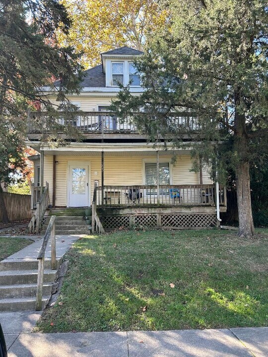 393 E 15th Ave in Columbus, OH - Building Photo