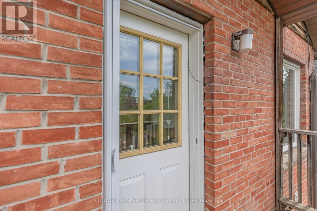 148 Rusholme Rd in Toronto, ON - Building Photo