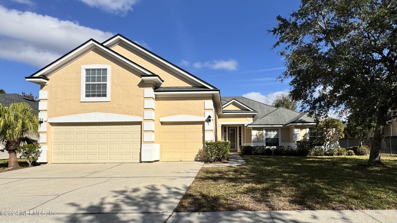 14437 Lake Jessup Dr in Jacksonville, FL - Foto de edificio