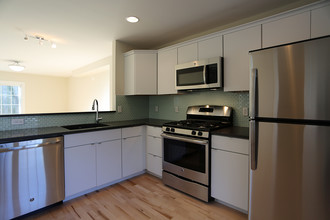 Islington Crossing in Haverhill, MA - Building Photo - Interior Photo