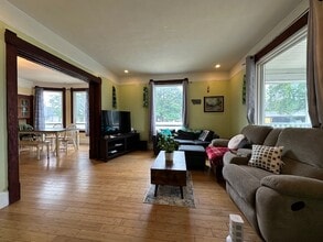 4704 N Lacey St in Spokane, WA - Foto de edificio - Building Photo