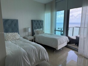 17121 Collins Ave, Unit 3506 in Sunny Isles Beach, FL - Foto de edificio - Building Photo