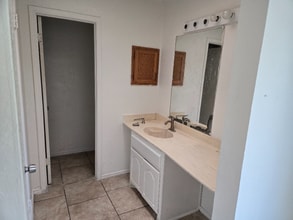 2630 Cottonwood Ln in Balch Springs, TX - Foto de edificio - Building Photo