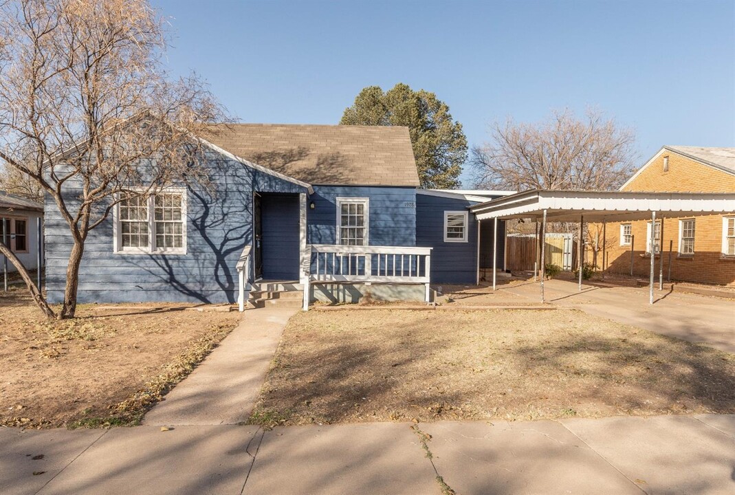 1908 22nd St in Lubbock, TX - Building Photo