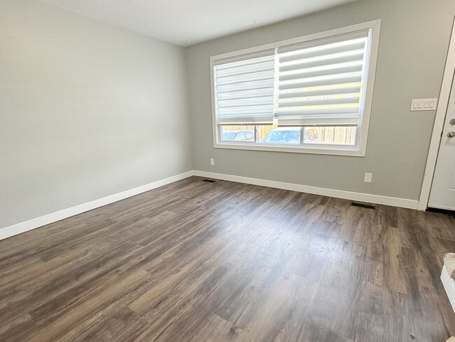 225 Queen St in Sarnia, ON - Building Photo - Building Photo