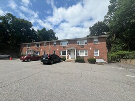 372 Park St, Unit 3 in Bristol, CT - Building Photo