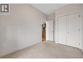 827 Roderick Ave in Coquitlam, BC - Building Photo - Building Photo