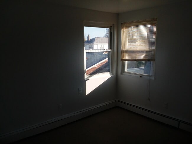 12917 Harry Douglass Way, Unit 1 in Jamaica, NY - Foto de edificio - Building Photo