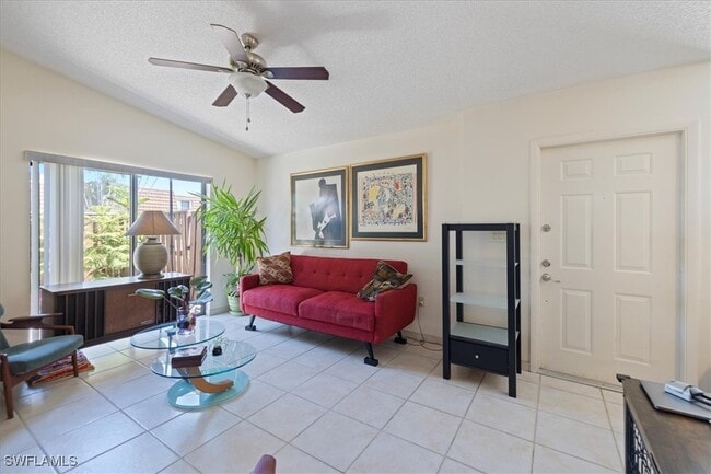 5276 Cedarbend Dr in Ft. Myers, FL - Building Photo - Building Photo