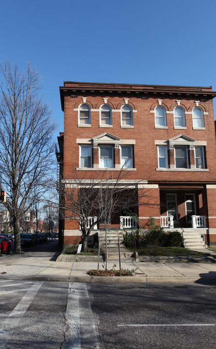 2845 N Calvert St in Baltimore, MD - Building Photo