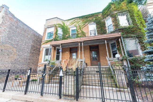 property at 3547 N Sheffield Ave