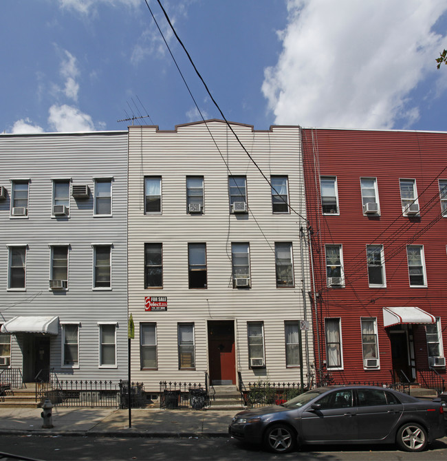 285 Devoe St in Brooklyn, NY - Building Photo - Building Photo