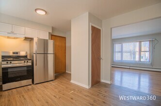 13027 Seeley Ave-Unit -3 in Blue Island, IL - Building Photo - Building Photo