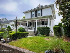 311 Garfield Ln in Avon By The Sea, NJ - Foto de edificio - Building Photo