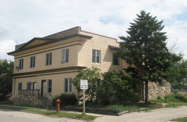 150 S Main St in Iron Ridge, WI - Building Photo