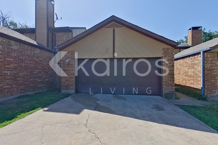 834 Courtenay Pl in Garland, TX - Foto de edificio