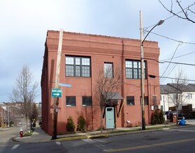 1705 Wharton St in Pittsburgh, PA - Foto de edificio - Building Photo