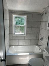 494 Black Rock Ave in New Britain, CT - Foto de edificio - Building Photo