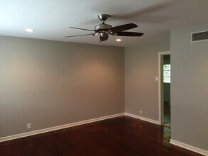 1711 W College St in Sherman, TX - Building Photo - Building Photo
