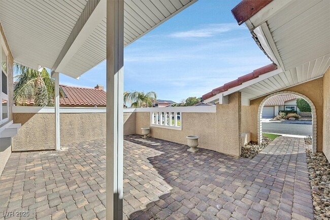 8720 Pavia Dr in Las Vegas, NV - Building Photo - Building Photo