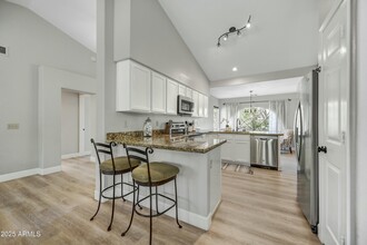 4107 E Palo Brea Ln in Cave Creek, AZ - Foto de edificio - Building Photo