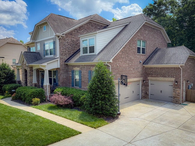property at 4006 Tremont Dr