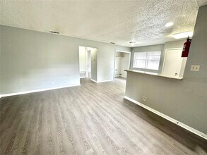 9808 Roxanna Dr in Austin, TX - Building Photo - Building Photo
