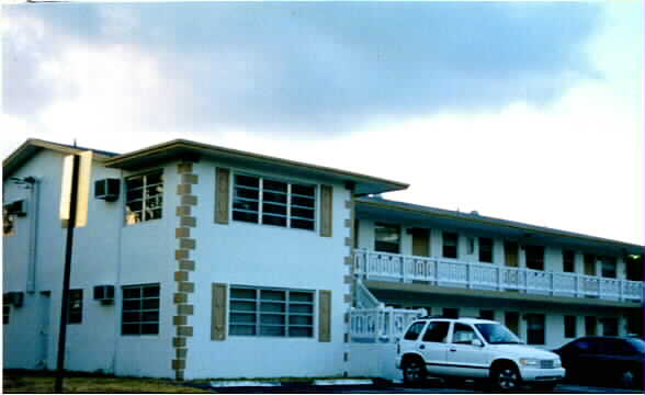 Twin Manor Apartments in Wilton Manors, FL - Foto de edificio - Building Photo