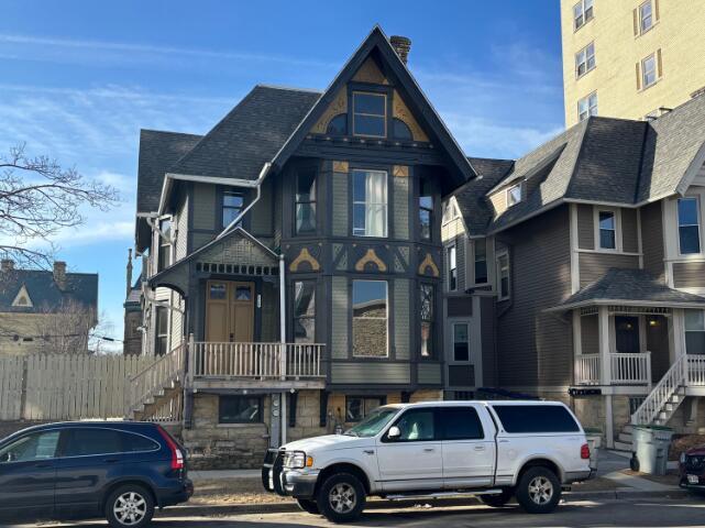 property at 1119 E Knapp St