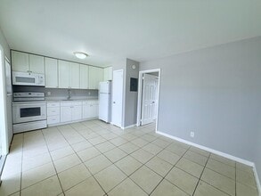 4306 Greenwood Ave in West Palm Beach, FL - Building Photo - Building Photo
