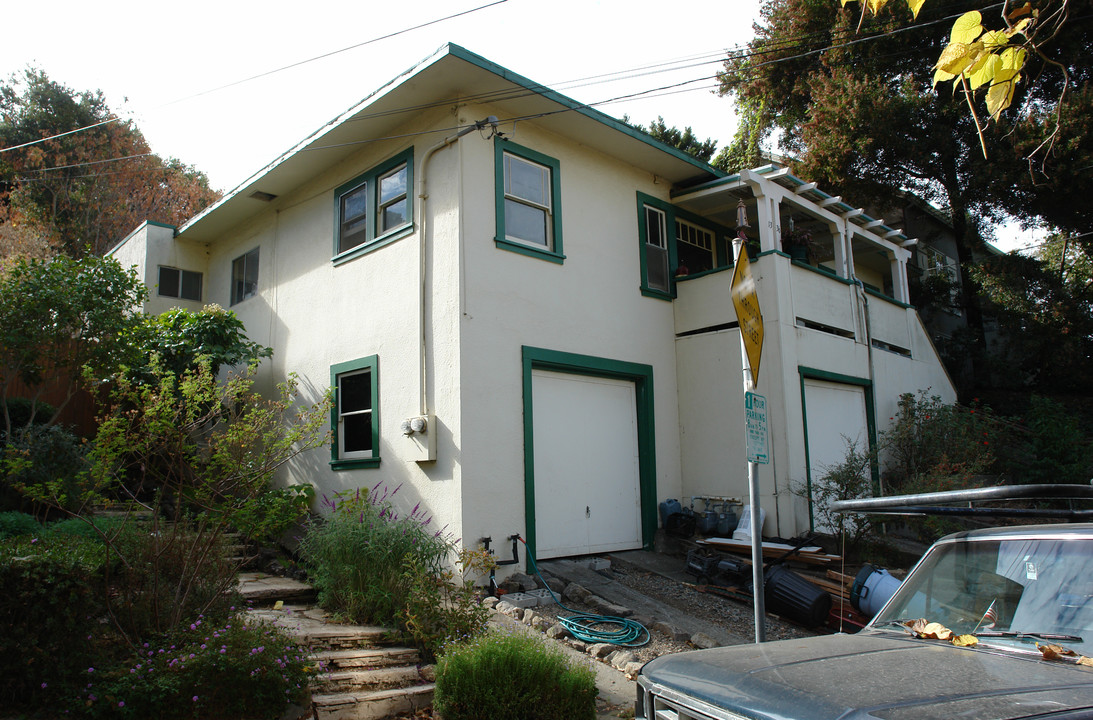 1334-1336 Highland Ave in Martinez, CA - Building Photo