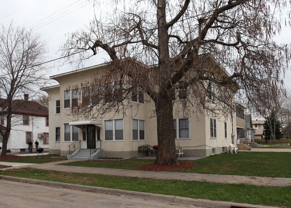 1401-1403 3rd St NE in Minneapolis, MN - Foto de edificio