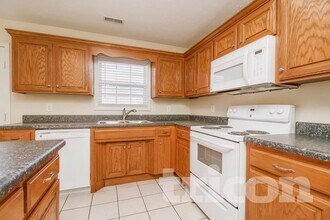 9009 Macbeth Dr in Smyrna, TN - Foto de edificio - Building Photo