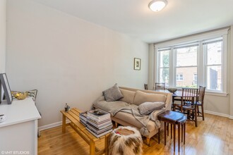 2018 N Hoyne Ave in Chicago, IL - Building Photo - Building Photo