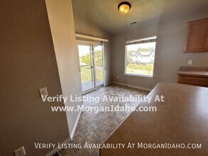 2216 E Whispering Willow Ln in Nampa, ID - Building Photo - Building Photo