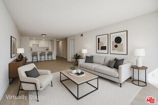 131 Orlando Ave in Los Angeles, CA - Building Photo
