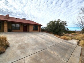 2100 Hickory Dr in Alamogordo, NM - Building Photo - Building Photo