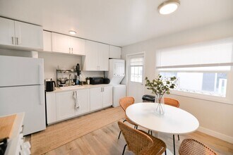 135 Avenida Pelayo in San Clemente, CA - Building Photo - Building Photo
