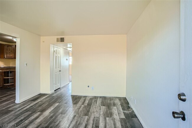 212 Orland St-Unit -27 in Las Vegas, NV - Building Photo - Building Photo