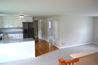 1349 Farmington Ave in Farmington, CT - Building Photo - Building Photo