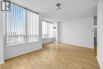 1359 Rathburn Rd E in Mississauga, ON - Building Photo - Building Photo