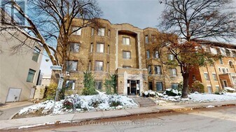 316 Lonsdale Rd in Toronto, ON - Building Photo