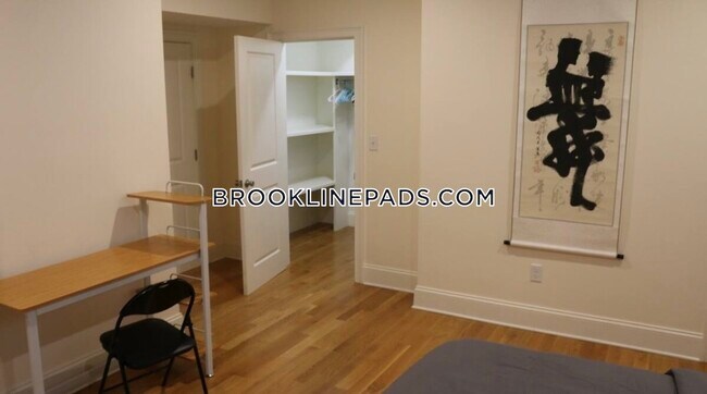 40 Naples Rd in Brookline, MA - Building Photo - Building Photo